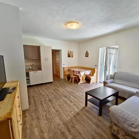 Апартаменти Flora By Ama Val Di Fassa Канацеї