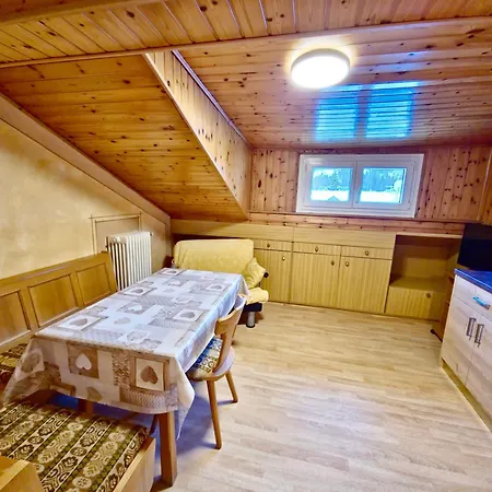 Апартаменти Flora By Ama Val Di Fassa